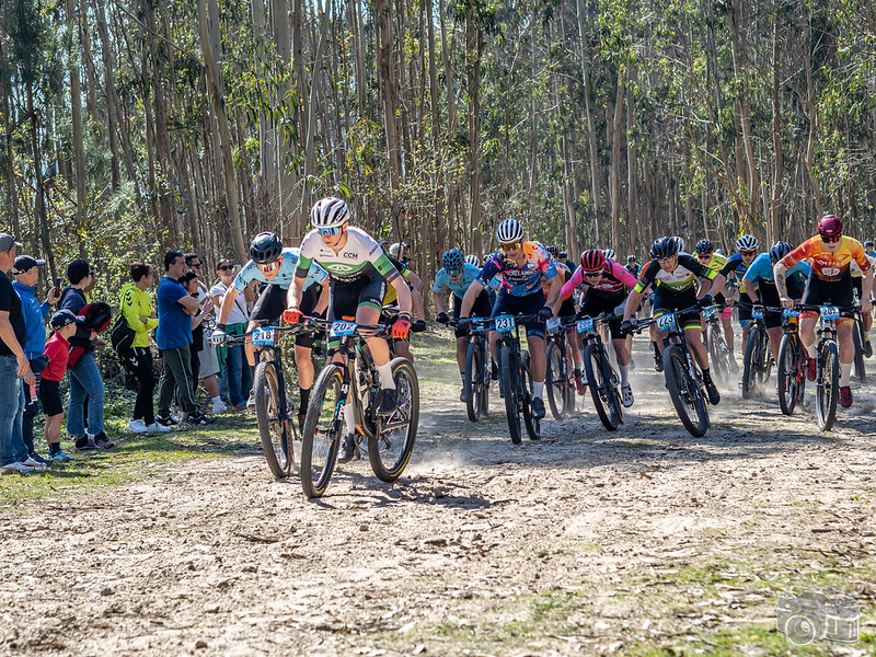 Lara Lois e Jorge Aguín impoñen o seu punto en Armenteira