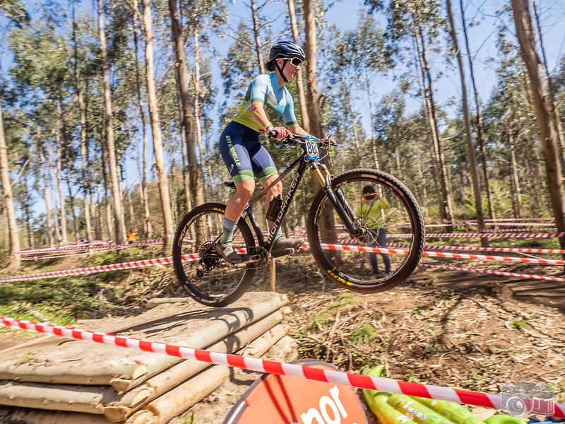 Lara Lois e Jorge Aguín impoñen o seu punto en Armenteira