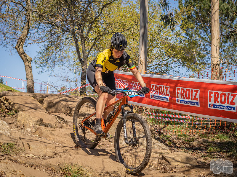 Lara Lois e Jorge Aguín impoñen o seu punto en Armenteira