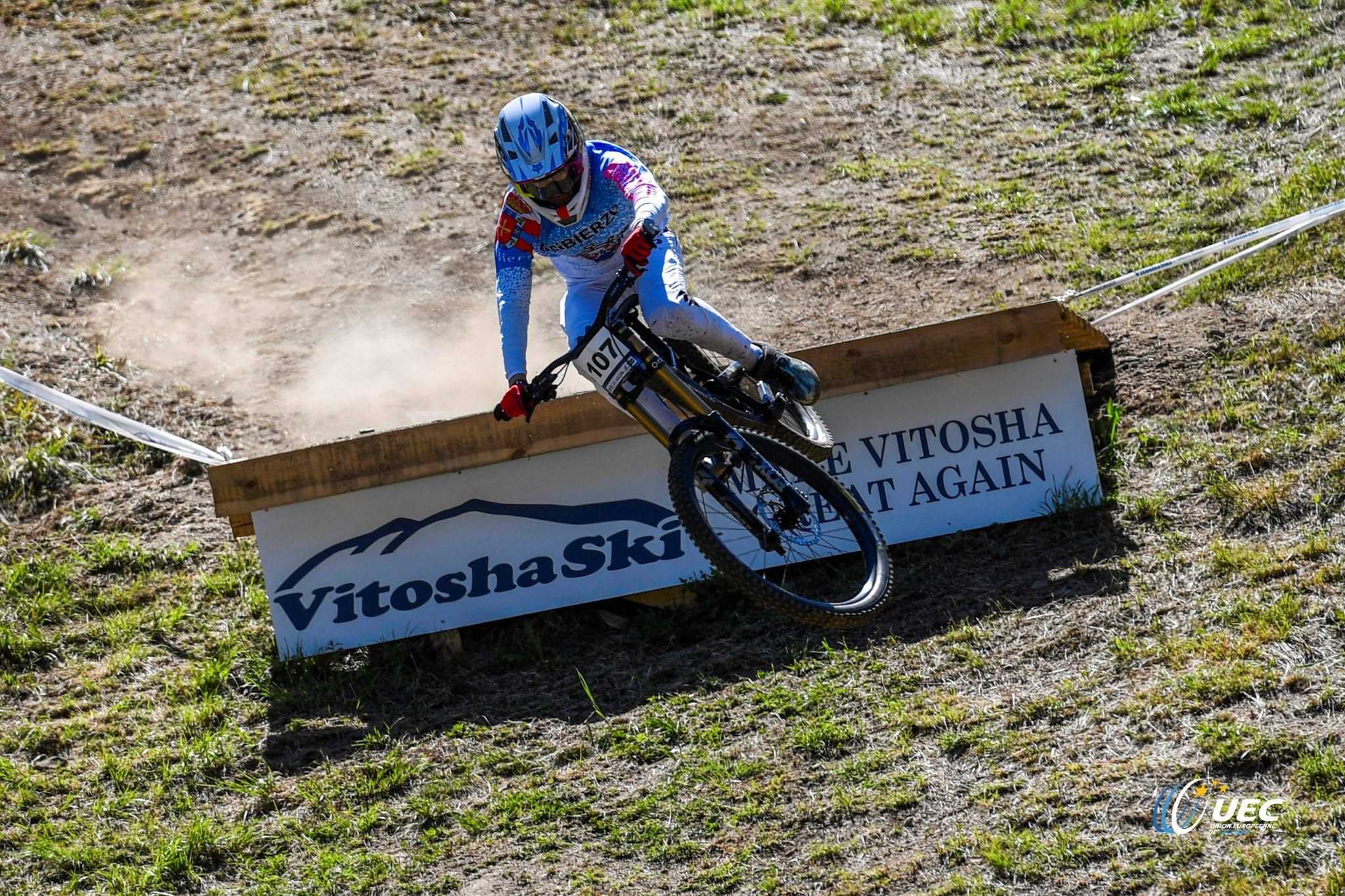 El Pelotón Enol Torre se proclama campeón de Europa júnior de Descenso en Vitosha imagen
